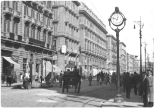 orologio EAV piazza Nicola Amore